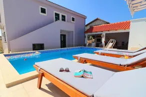 Villa mit privatem Pool, Terrasse und Garten | Wasserblick - Image 4
