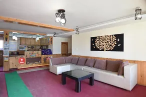OYO Hotel Golden Meadows - Image 4