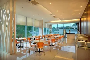 V Hotel & Residence Bandung - Image 4