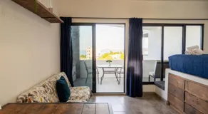Casa Arrecife - Dorado Suite, Fast Wifi & Balcony! Beach is steps away! - Image 2
