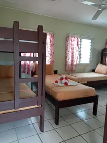 Tropicana Motel & Backpackers - Image 2