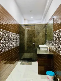 AVR Motel - Image 5