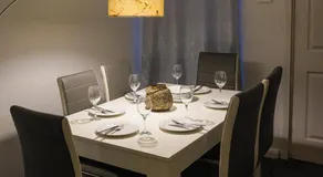 Modern 2BR Rotherham Home Contractors & Family - Image 2