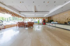 Runfeng Business Hotel - Image 5