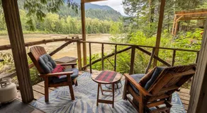Magnolia Cottage Bigfoot Hideaway - Image 3