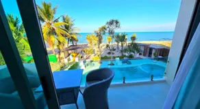 Sunrio Beach Hotel Sichon - Image 2