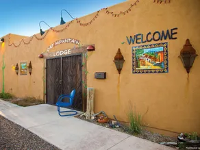 Cat Mountain Lodge & Roadside Inn - Image 5