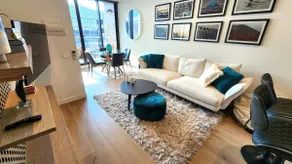 Resort-style Exec 1 Bed with study in Port Melbourne - Image 2