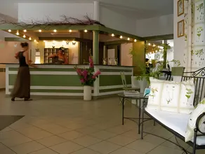 Hotel Flora - Image 2