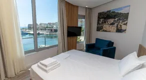 Titania Hotel - Image 2