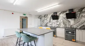 Holiday and Contractor Stay - Sleeps 2 - Image 5