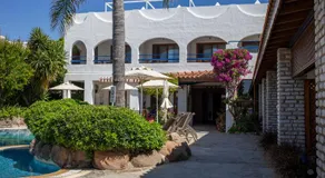 UzHan Beach Hotel - Image 2