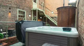 Judges suite apartment with spa facilities - Image 4