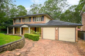 Spacious 4BR Family Home w/ Pool & Parking - Image 5