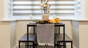 Serene Contractor Pad - Slough, Heathrow, Windsor - Free Parking- WiFi - Sleeps 6-7 - Image 3