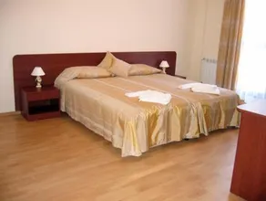 Persey Flora Apartments - Image 3
