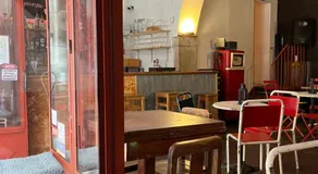 Alface Hall Hostel & Bar - Image 5