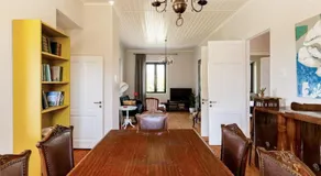 Mansion of 120 m2, with high ceilings and big yard - Image 3