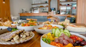 Tiya House Rooms & Cafe - Image 4