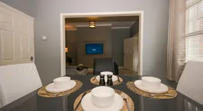 Oakmont Living 2BR flat - Image 3