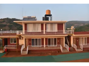 SEA LUXE Beach Resort - Image 4