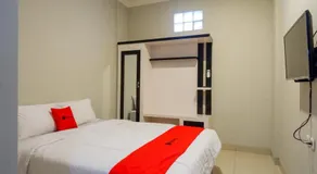 RedDoorz Plus near Jogja City Mall 5 - Image 2