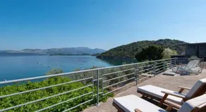 Spacious and Cozy Seafront Apartments - Image 2