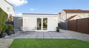 Modern Bungalow in Maidstone sleeps 5 with free parking - Image 3