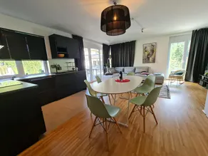 Luxury apartment with stunning mountain view - Image 3