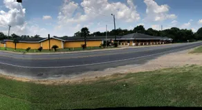 Ranch House Motel - Image 3