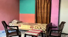 Taposhri Homestay with WiFi & Free Parking - Image 3