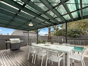 Spacious 3-bedroom Home With Private Pool & BBQ - Image 4
