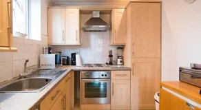 Cosy Apartment - Image 4