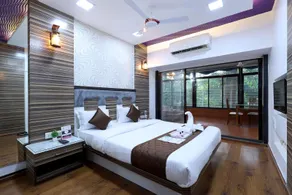 Luxe Villa - Kandivali East - Image 2