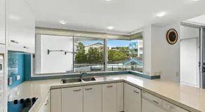 Elegant Coolum Seaside Retreat - Image 5