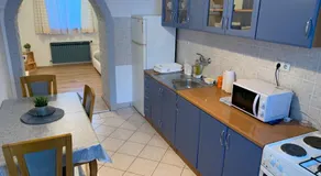 Crystal Lakes Apartment - Image 2