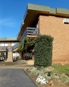 Cessnock Vintage motor inn - Image 3