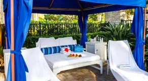 Naples Bay Resort and Marina - Image 4