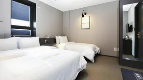Grid Inn Hotel - Image 2