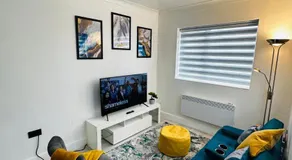 Cozy Haven Your Perfect 1Bed LE2 - Image 2