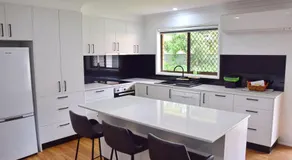 Sutts Retreat - Bring your own linen. - Image 3