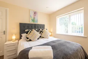 Apartment 11 - Image 2