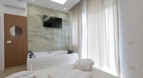 Viroga Suite Apartments - Image 2