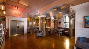 Queens Hotel - Image 4
