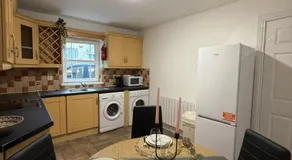 Private City Centre Apartment - Image 3