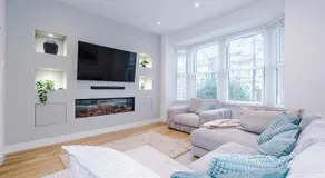 Spring Mount - 3 Bedrooms - Close to Convention Centre - Image 2