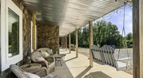 5 bedroom, Lakeside Family Getaway with Playground - Image 4