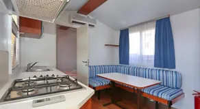 Poolside Mobile Home - Image 4