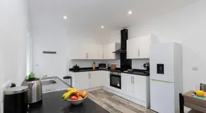 3BR Durham Contractors Long Stay Deals - Image 3