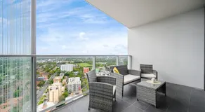 Stunning New 2 Bedrooms Apt Shopping & Parking - Image 4